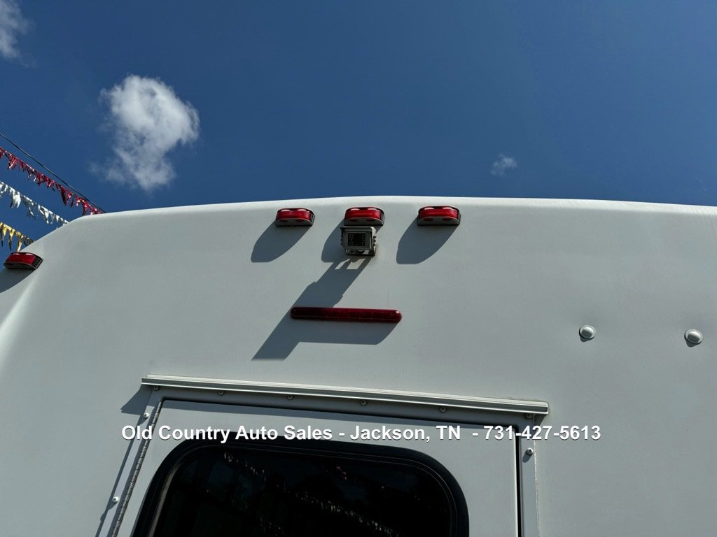 Used 2012 Ford F550 Luxury w/ Payload Upgrade Pkg RWD image 15