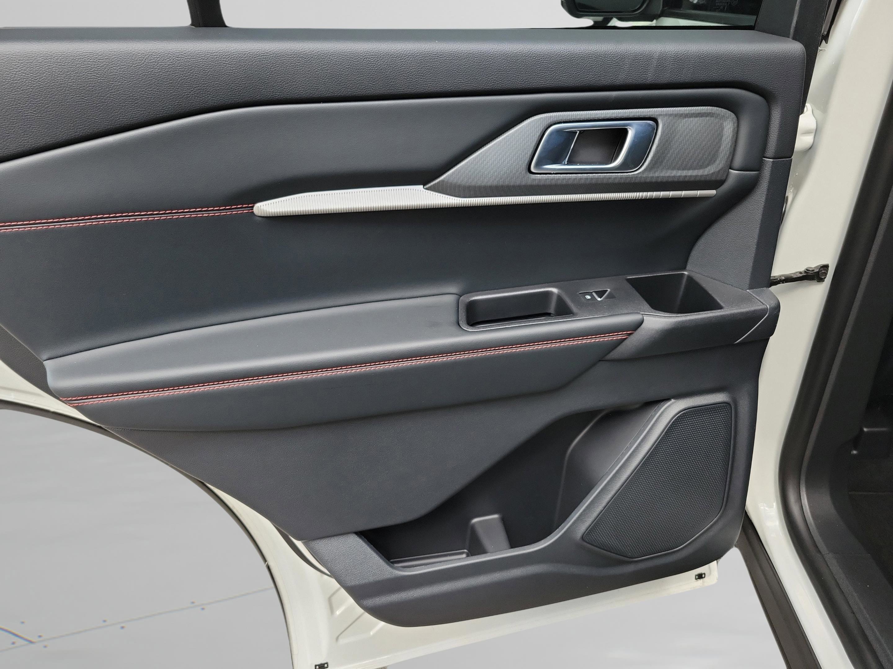 New 2026 Ford Explorer ST-Line w/ Premium Package image 33