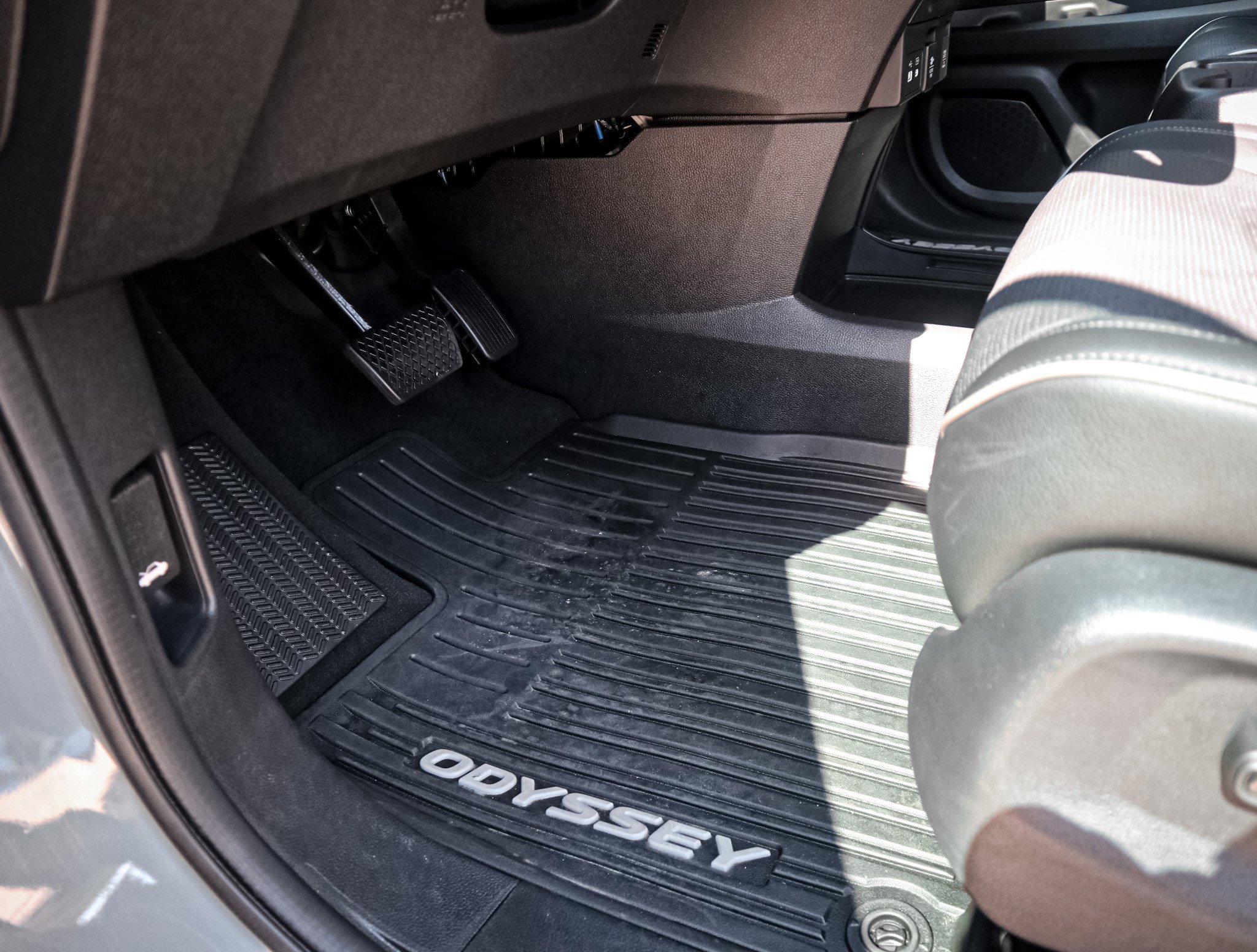 Used 2025 Honda Odyssey Elite image 17