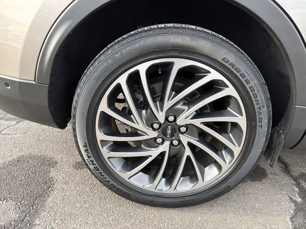 Used 2020 Lincoln Nautilus Reserve image 27