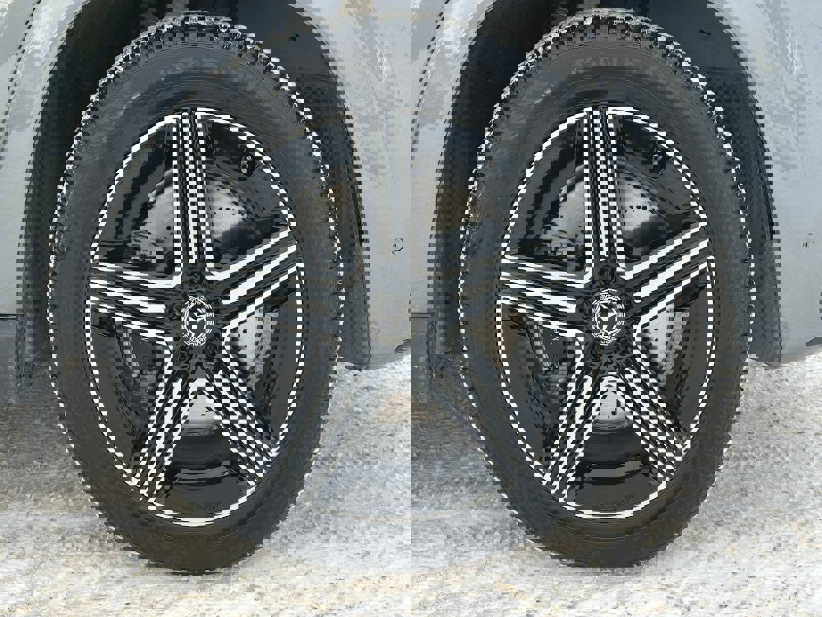 Used 2025 Mercedes-Benz GLE 450e 4MATIC image 9