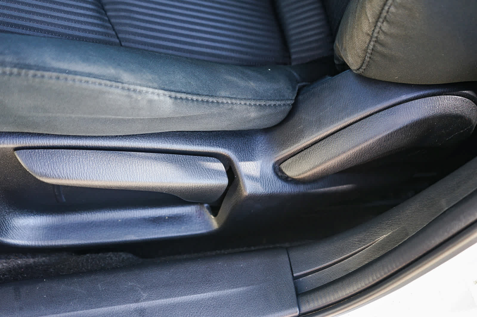Used 2015 MAZDA MAZDA3 i Touring FWD image 19