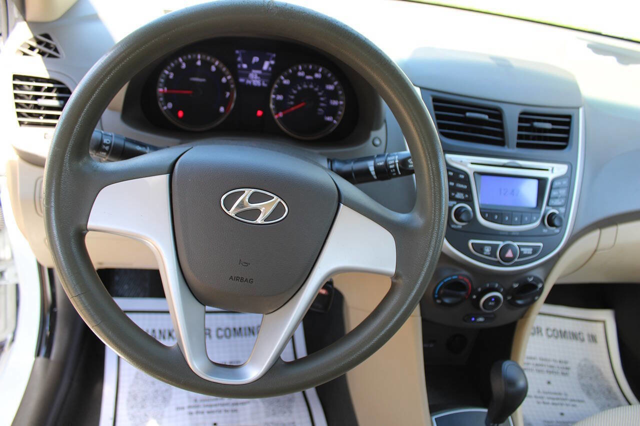 Used 2013 Hyundai Accent GLS image 18