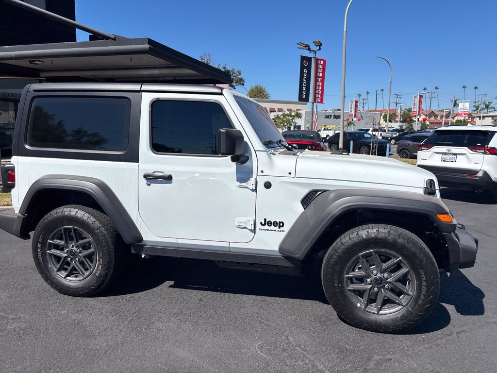 Used 2026 Jeep Wrangler Sport AWD/4WD image 3