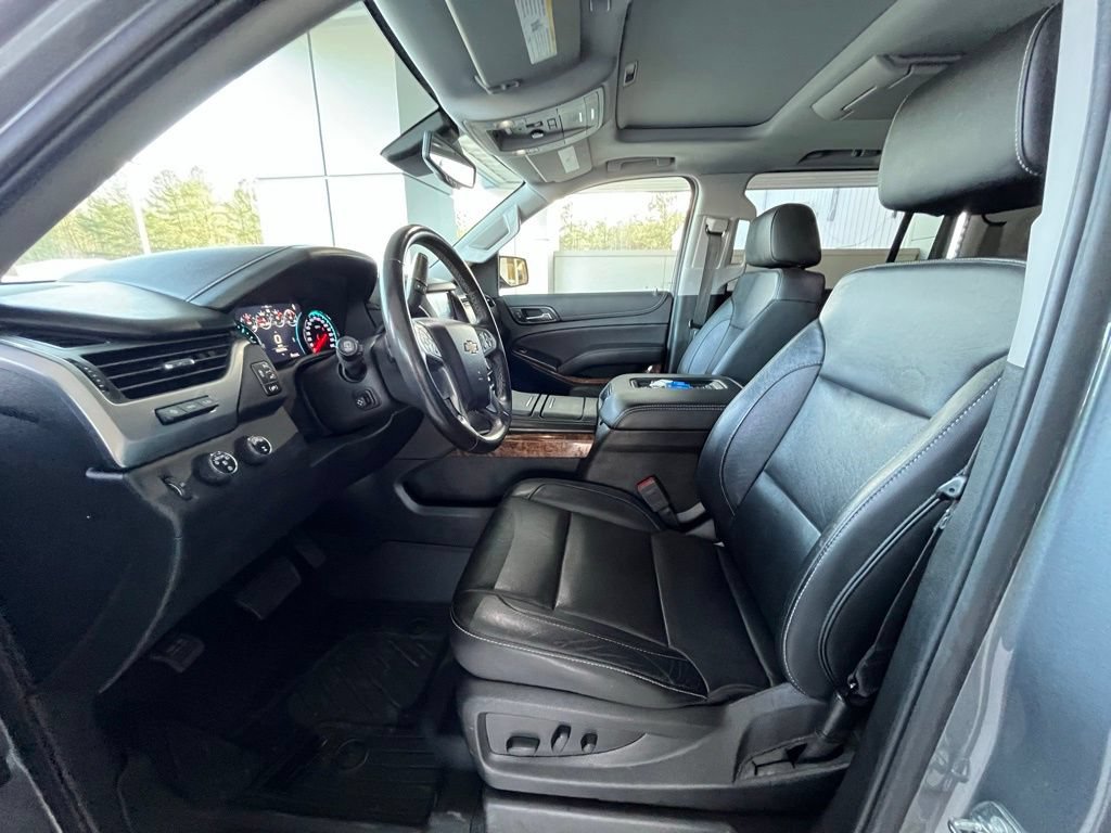 Used 2020 Chevrolet Suburban Premier AWD/4WD image 14