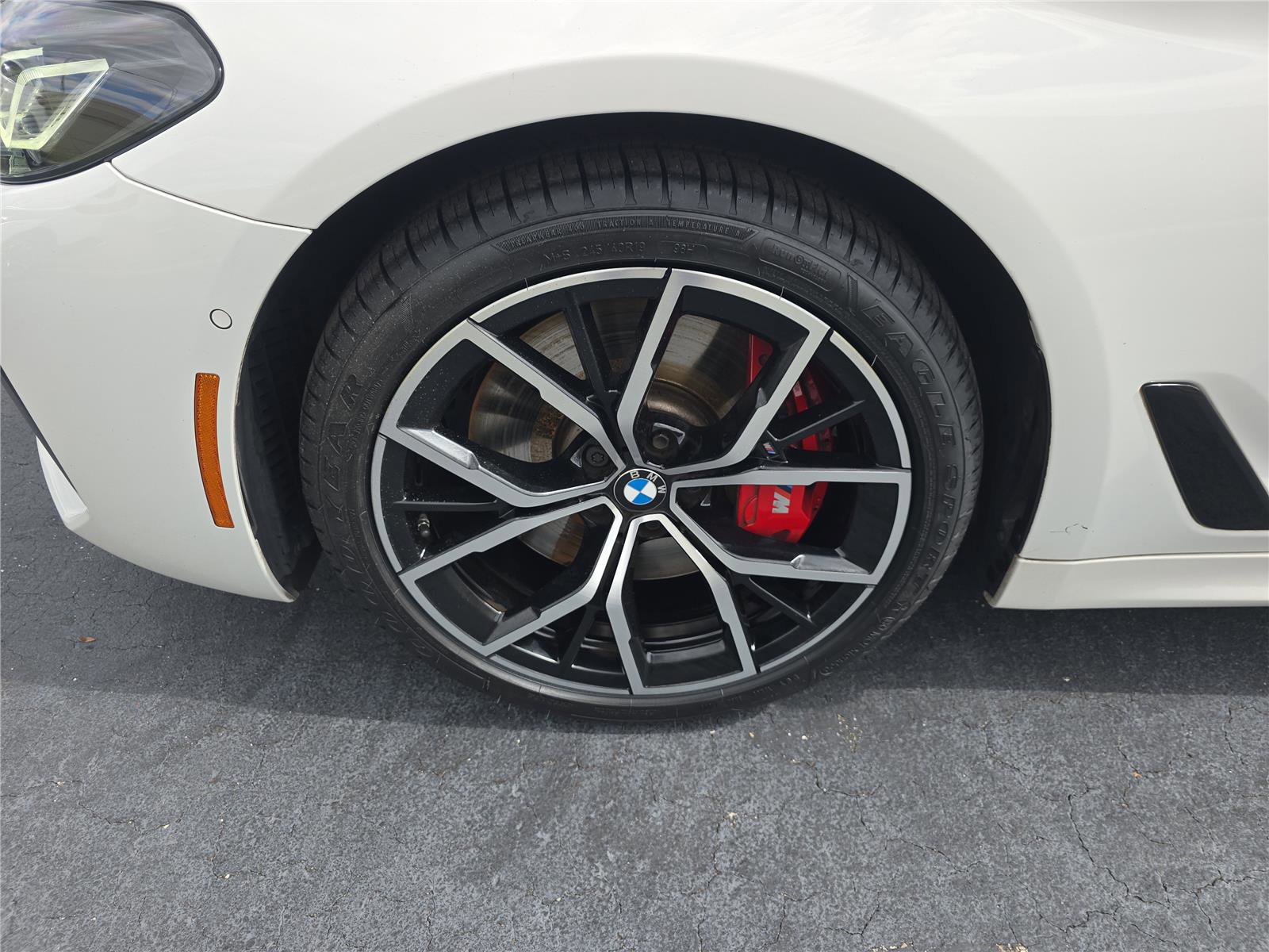 Certified 2023 BMW 540i xDrive w/ M Sport Package image 8