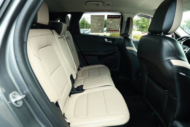 Used 2022 Ford Escape SEL w/ Technology Package FWD image 30
