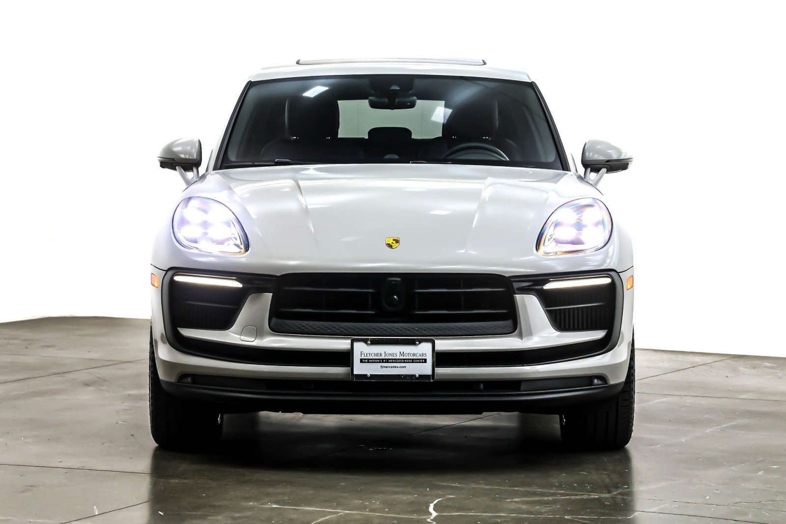 Used 2024 Porsche Macan S image 3