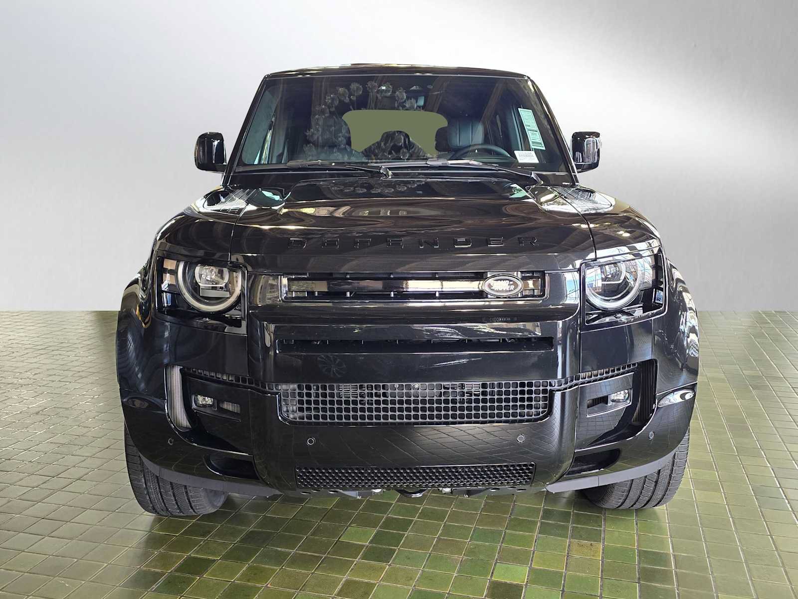 New 2026 Land Rover Defender 110 V8 AWD/4WD image 8