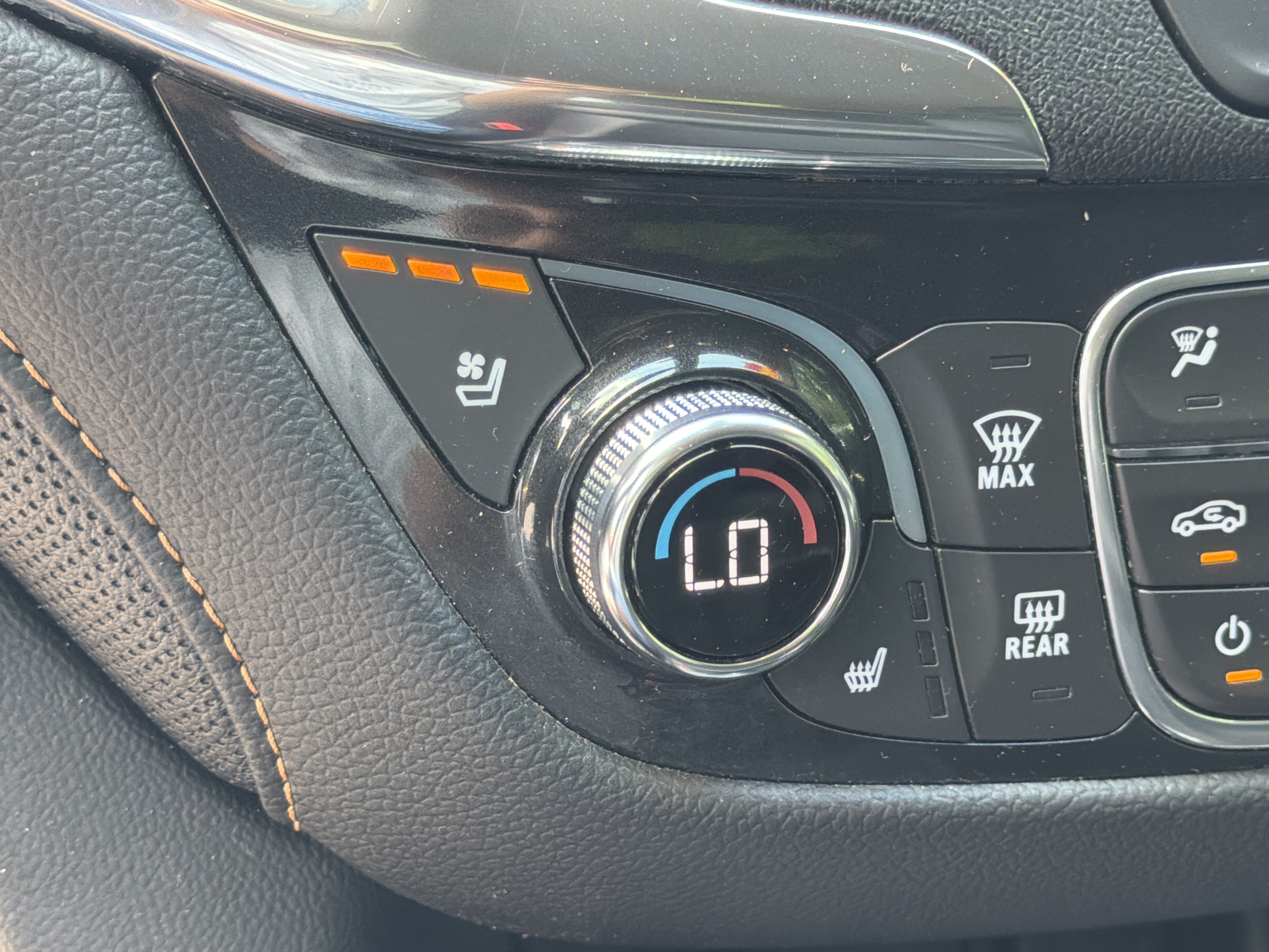 Used 2022 Chevrolet Equinox Premier FWD image 30