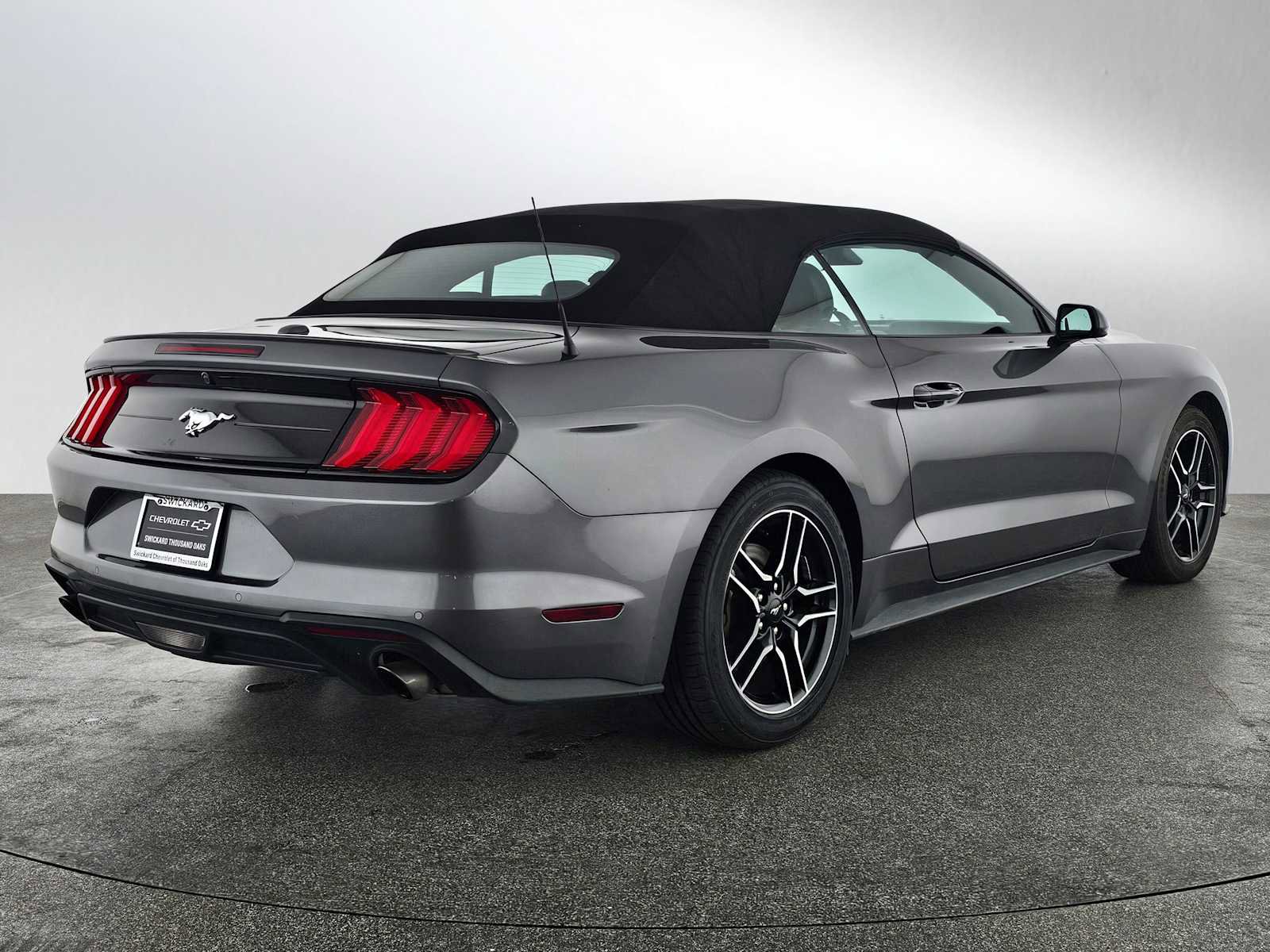 Used 2023 Ford Mustang Premium image 3