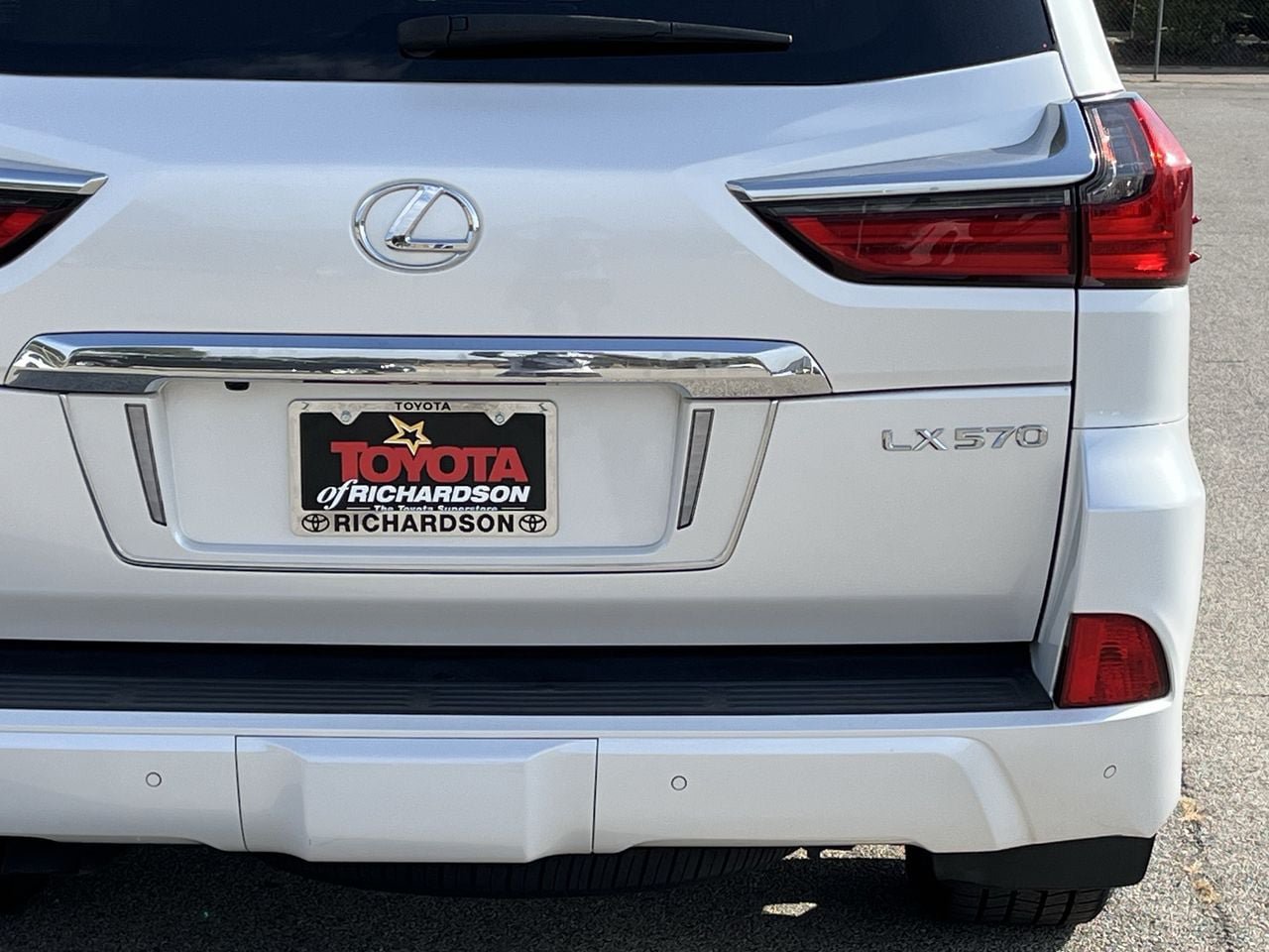Used 2019 Lexus LX 570 4WD w/ Luxury Package image 6