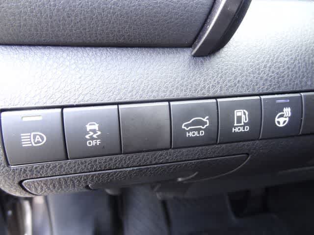 Used 2023 Toyota Camry SE w/ Cold Weather Package FWD image 16