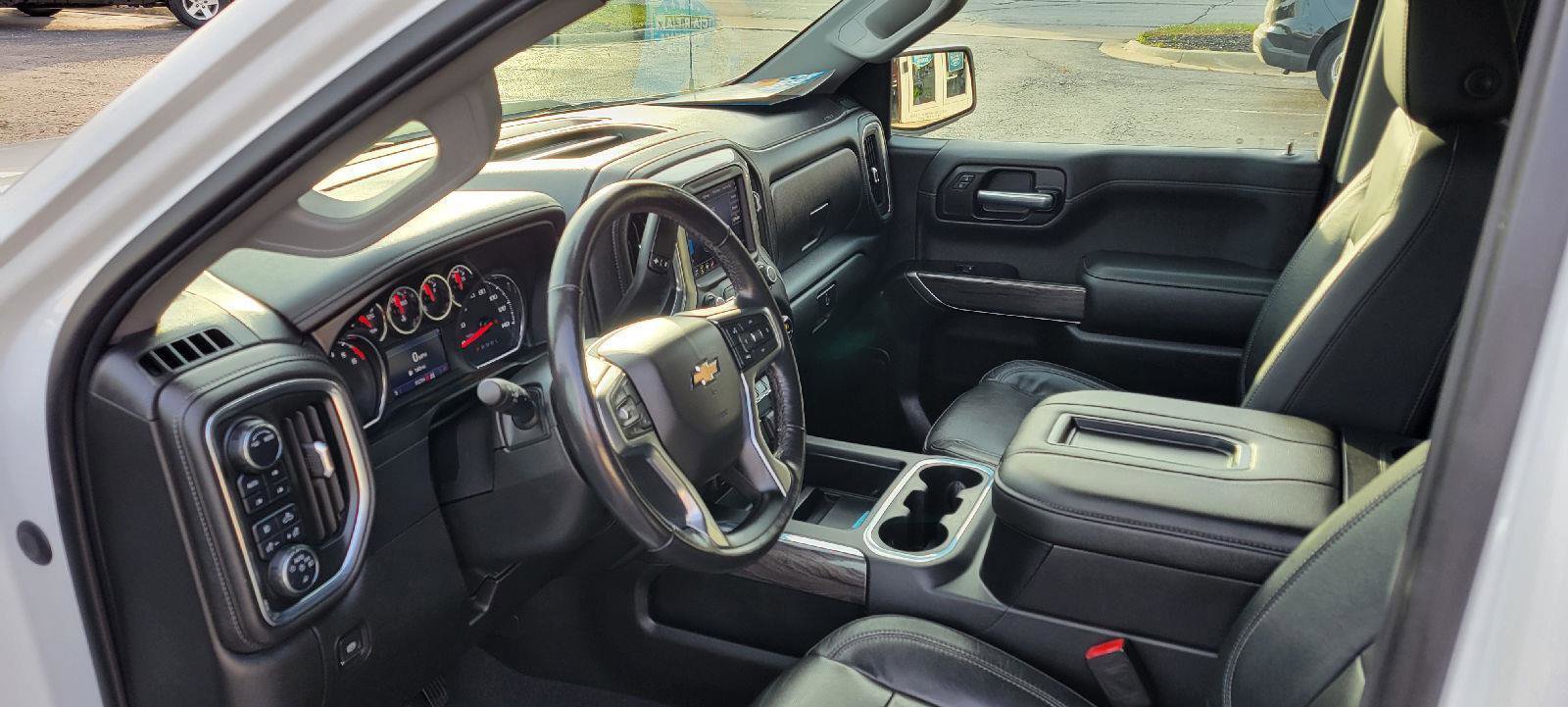 Used 2020 Chevrolet Silverado 1500 LTZ w/ LTZ Convenience Package AWD/4WD image 5