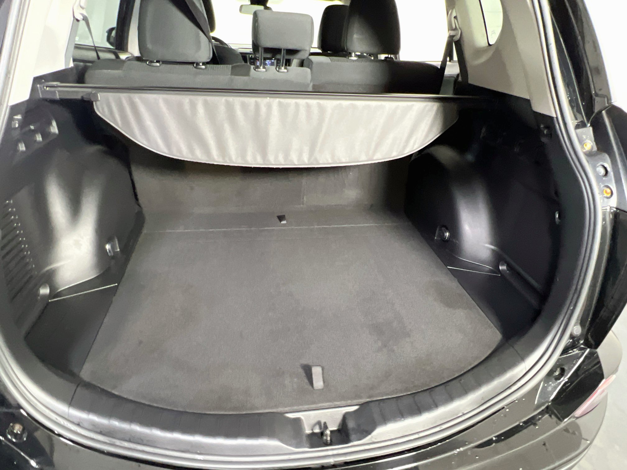 Used 2018 Toyota RAV4 LE w/ All Weather Liner Package AWD/4WD image 23
