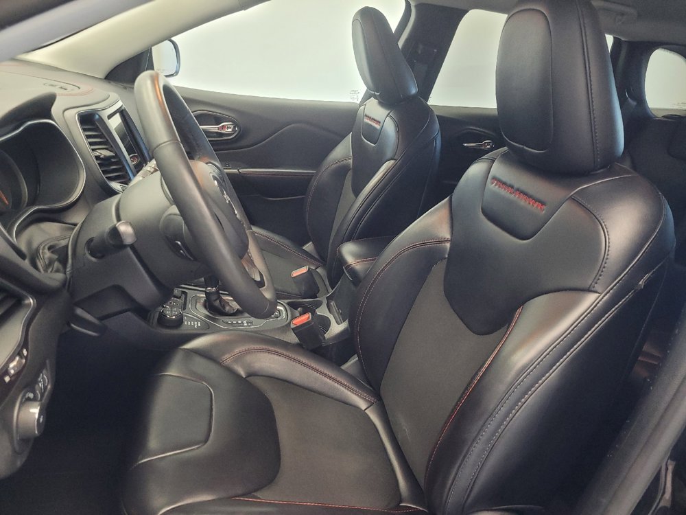 Used 2022 Jeep Cherokee Trailhawk image 17