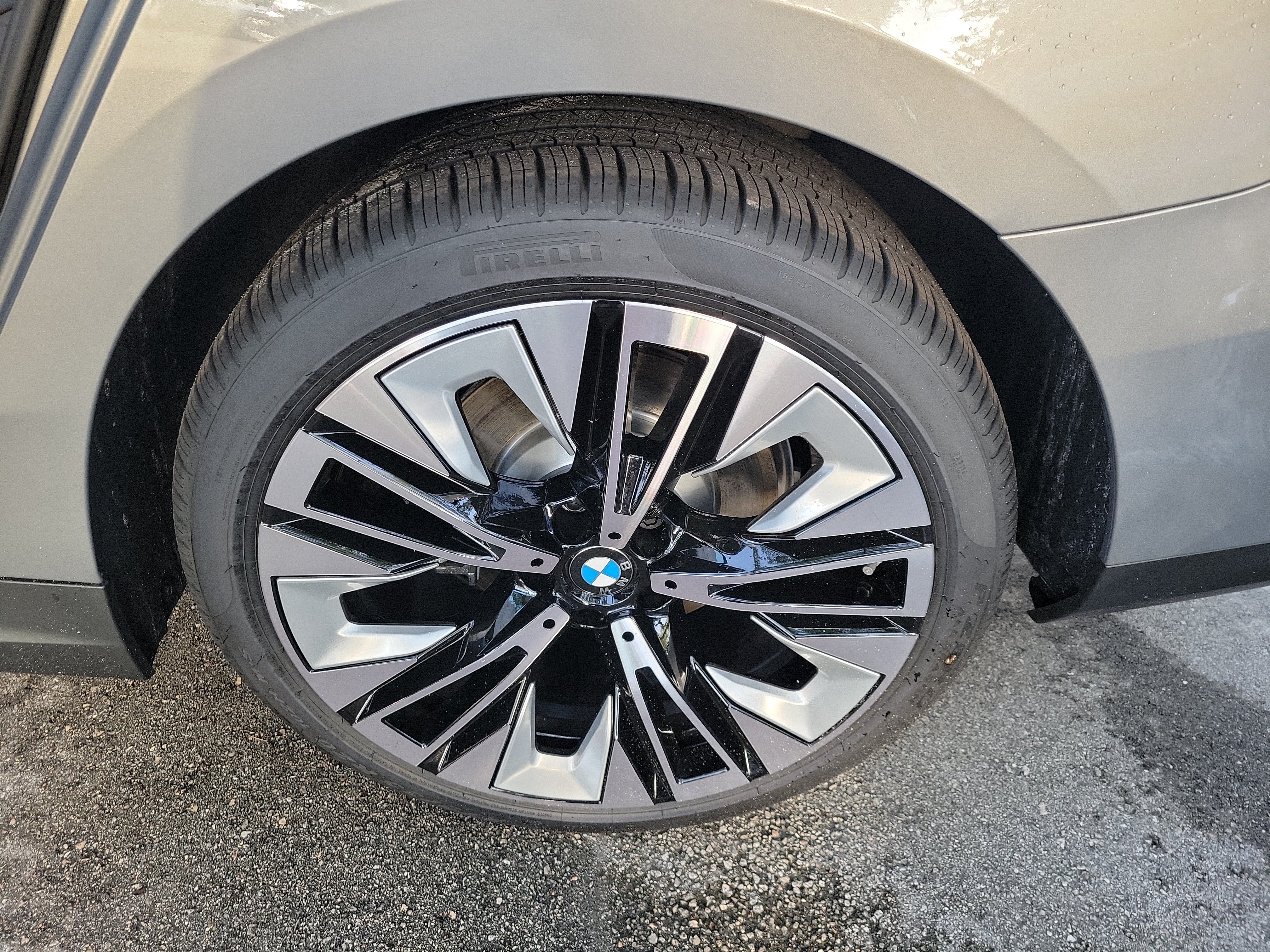 New 2027 BMW 530i w/ Premium Package RWD image 6