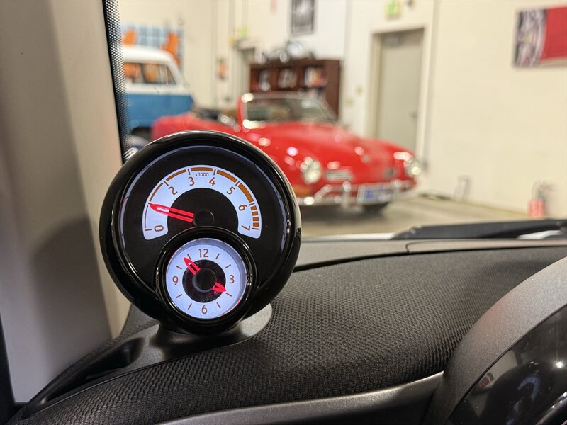 Used 2016 smart fortwo passion RWD image 26