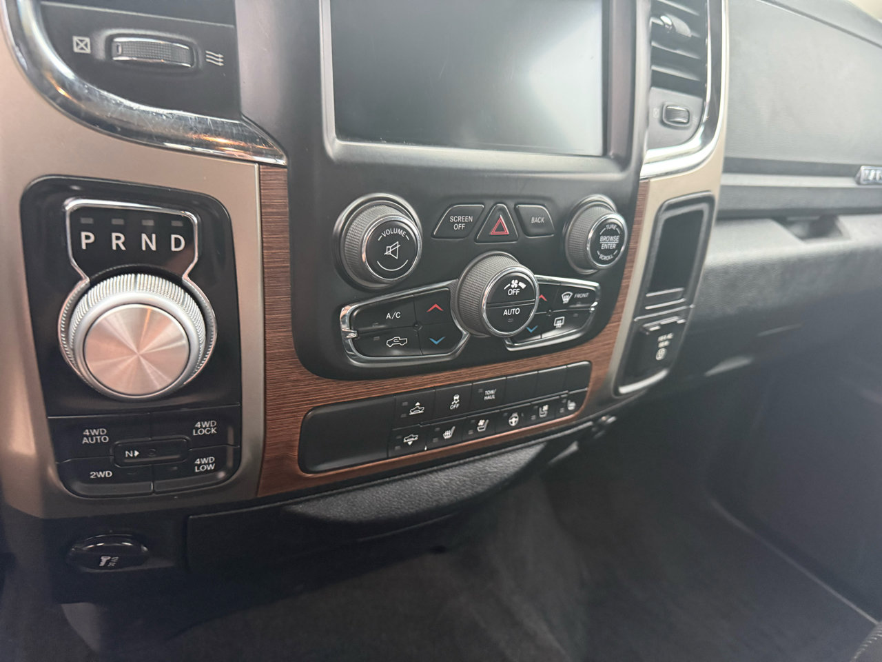 Used 2013 RAM 1500 Laramie w/ Convenience Group image 29