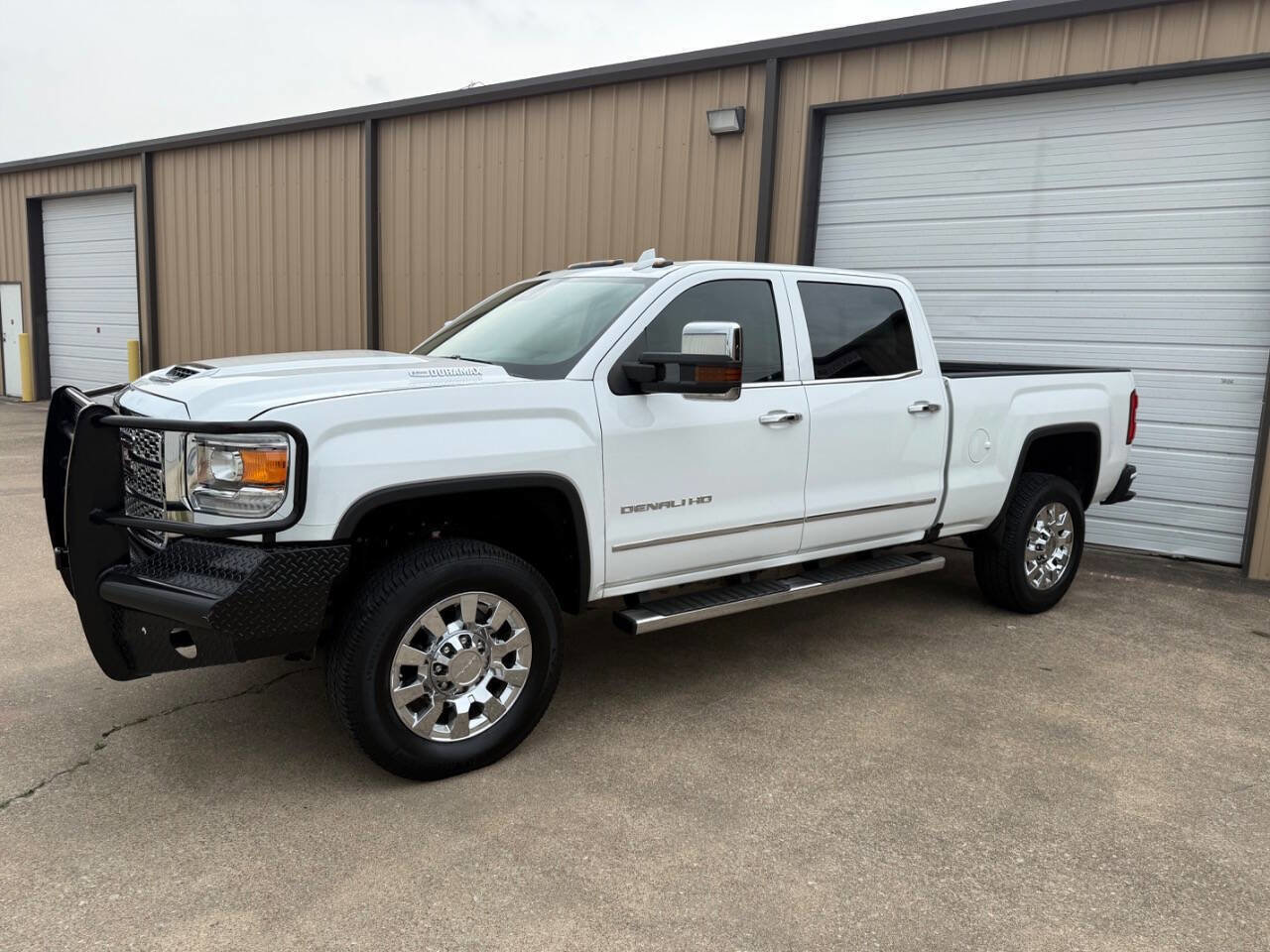 Used 2019 GMC Sierra 2500 Denali w/ Duramax Plus Package AWD/4WD image 5