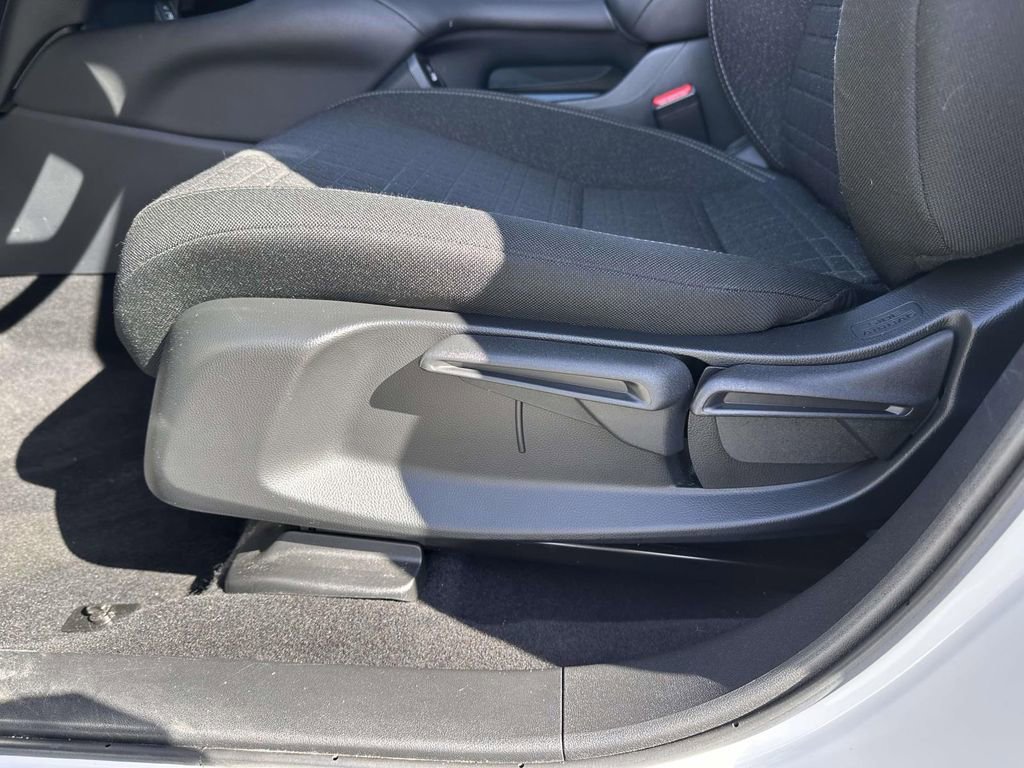 Used 2023 Honda HR-V LX image 10