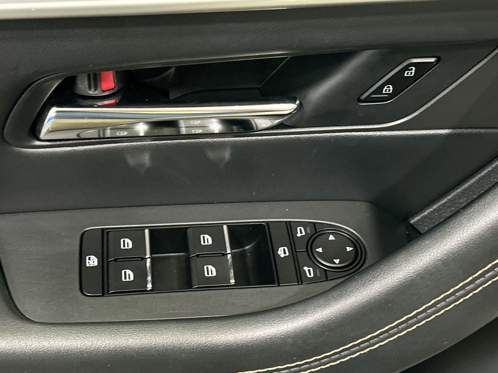 Used 2024 MAZDA CX-90 Plug-In Hybrid w/ Premium Plus image 16