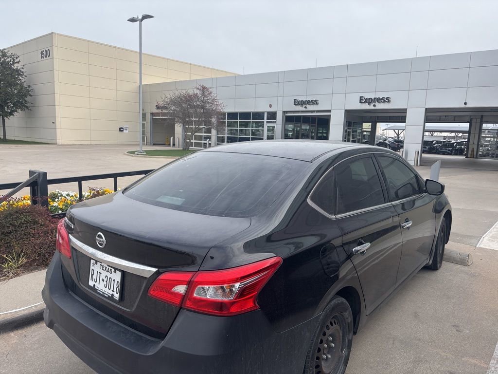 Used 2019 Nissan Sentra S image 2