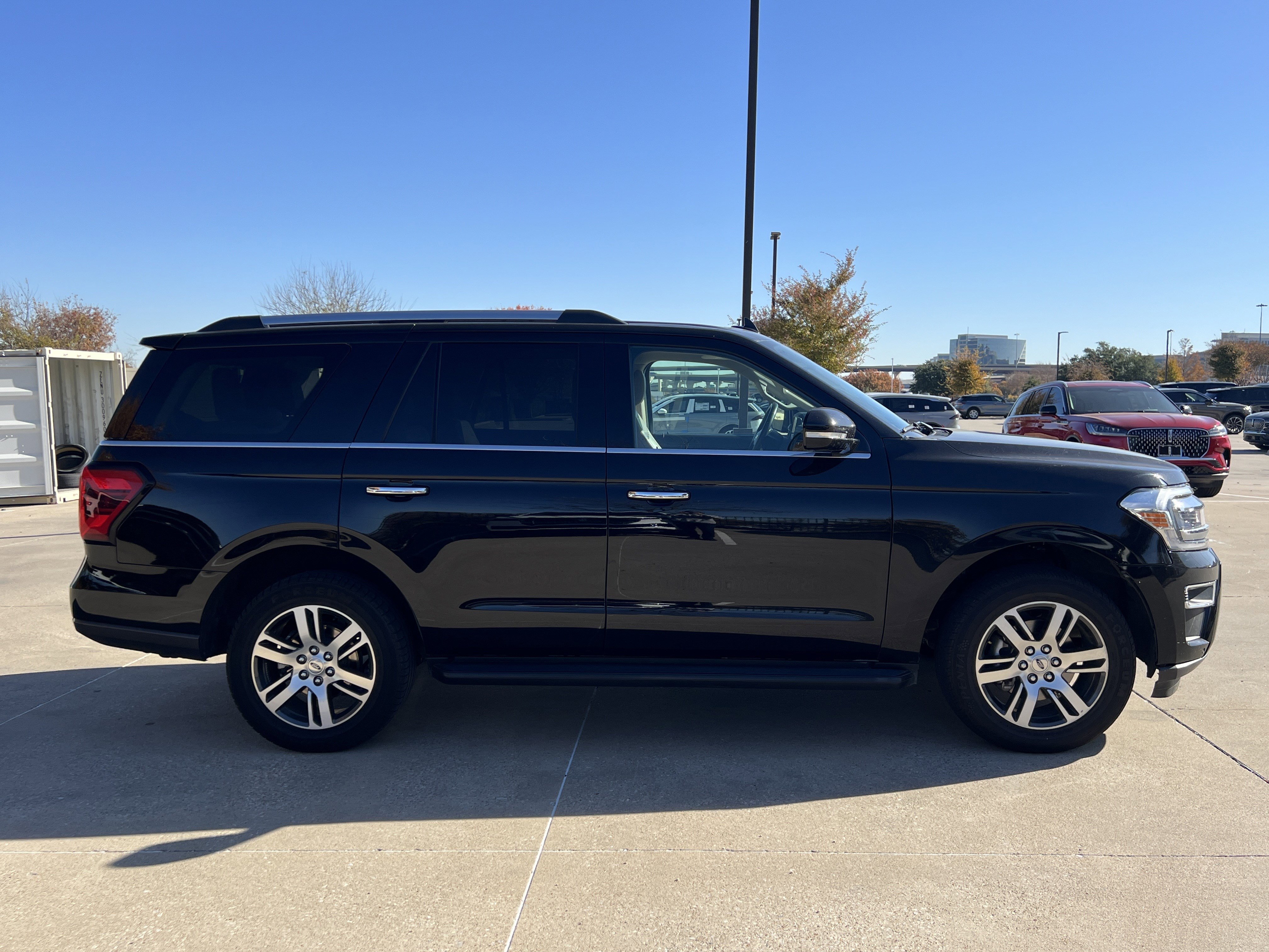 Used 2024 Ford Expedition Limited image 10