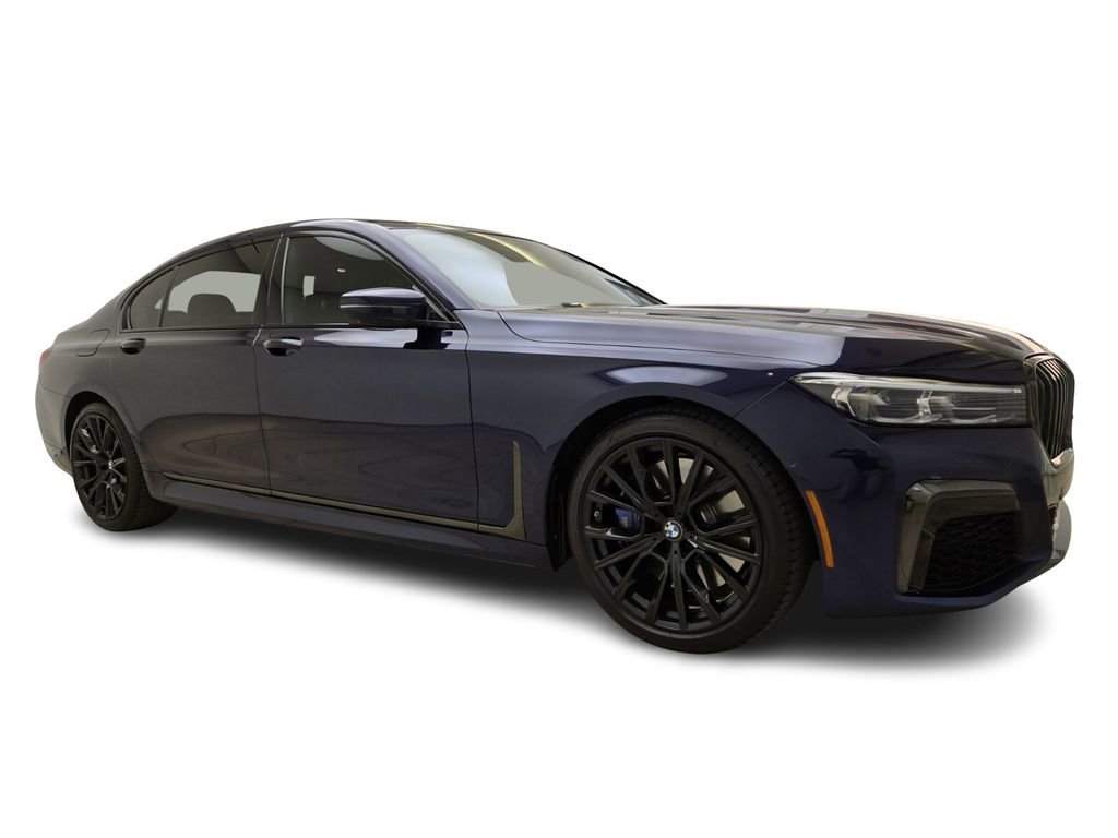 Used 2022 BMW 740i w/ M Sport Package image 3