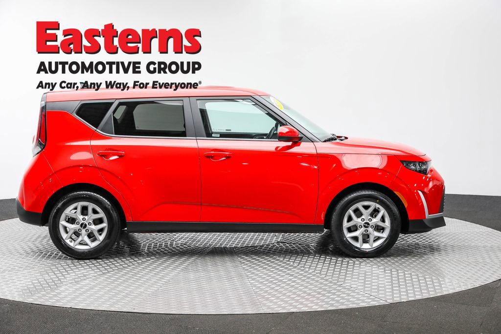 Used 2023 Kia Soul LX w/ Option Group 015 image 4