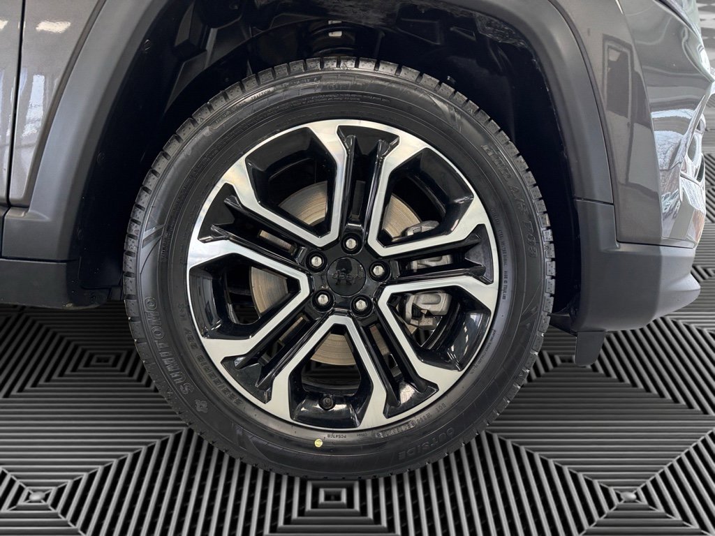 Used 2024 Jeep Compass Limited image 10