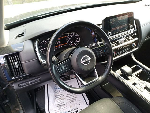 Used 2022 Nissan Pathfinder SV FWD image 18