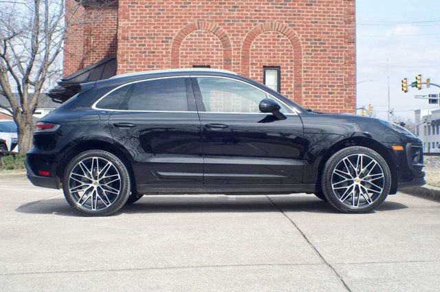 Used 2022 Porsche Macan AWD/4WD image 4