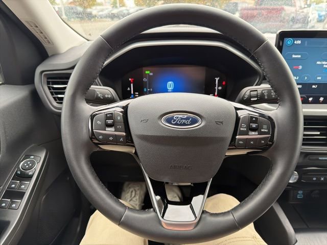 Used 2023 Ford Escape SE w/ Class II Trailer Tow Package image 40