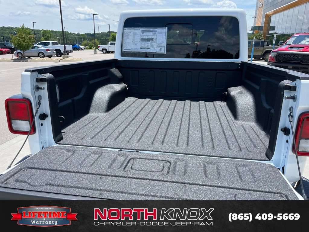 New 2026 Jeep Gladiator Sport AWD/4WD image 18