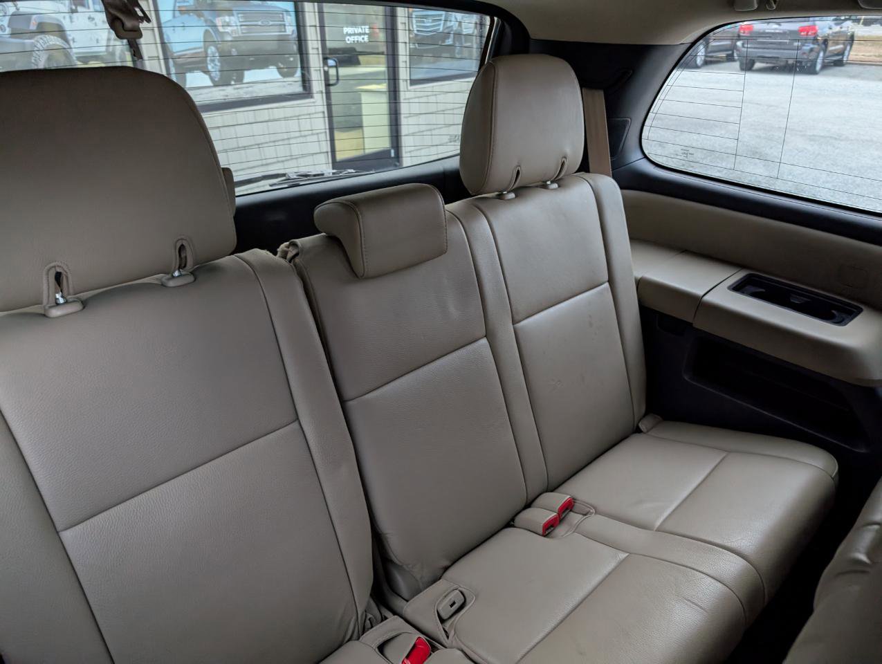 Used 2014 Toyota Sequoia SR5 w/ Premium Package image 22