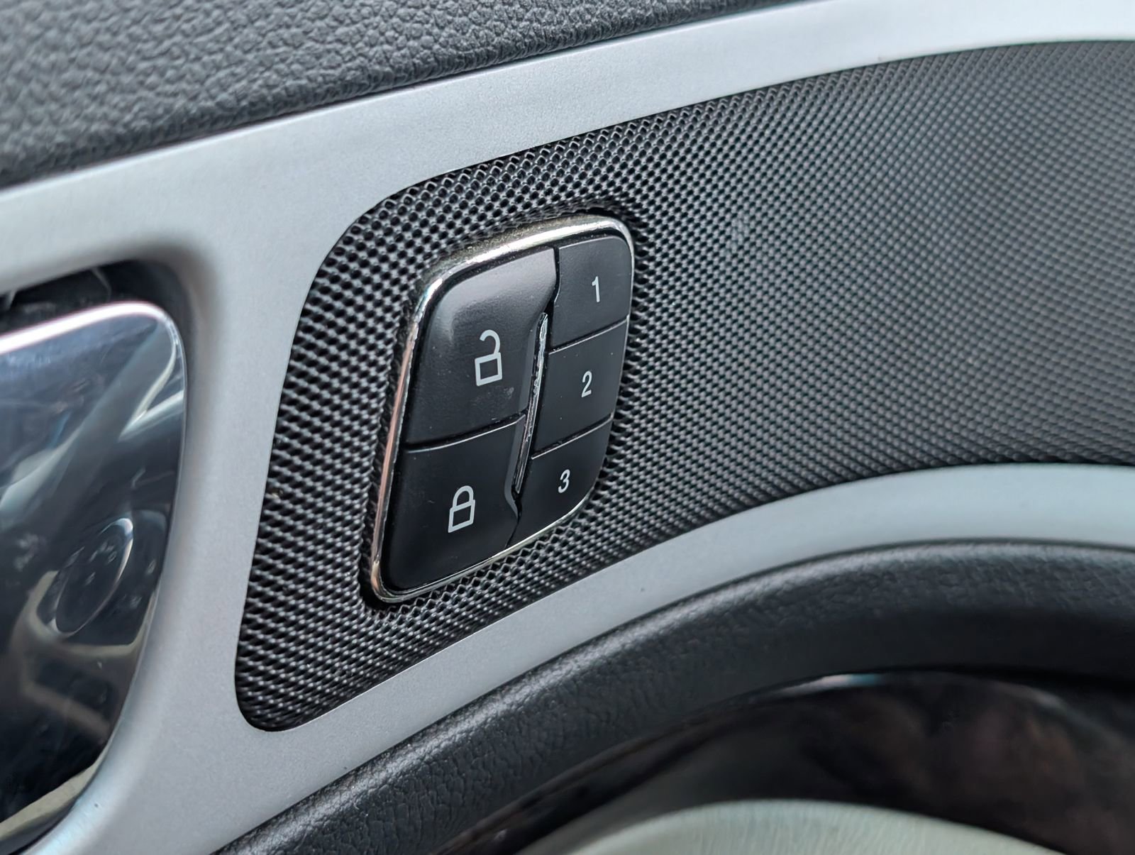 Used 2013 Ford Explorer Limited FWD image 17