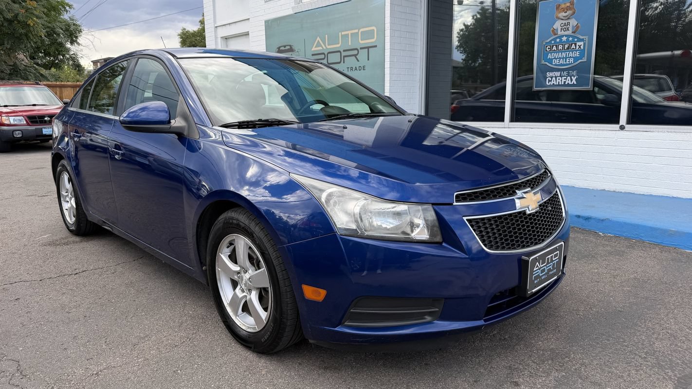 Used 2012 Chevrolet Cruze LT FWD image 1