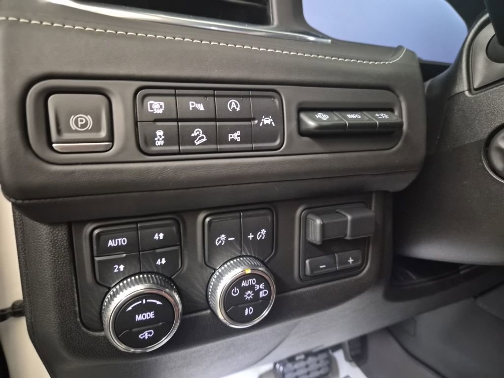 Used 2023 GMC Yukon XL Denali Ultimate image 17