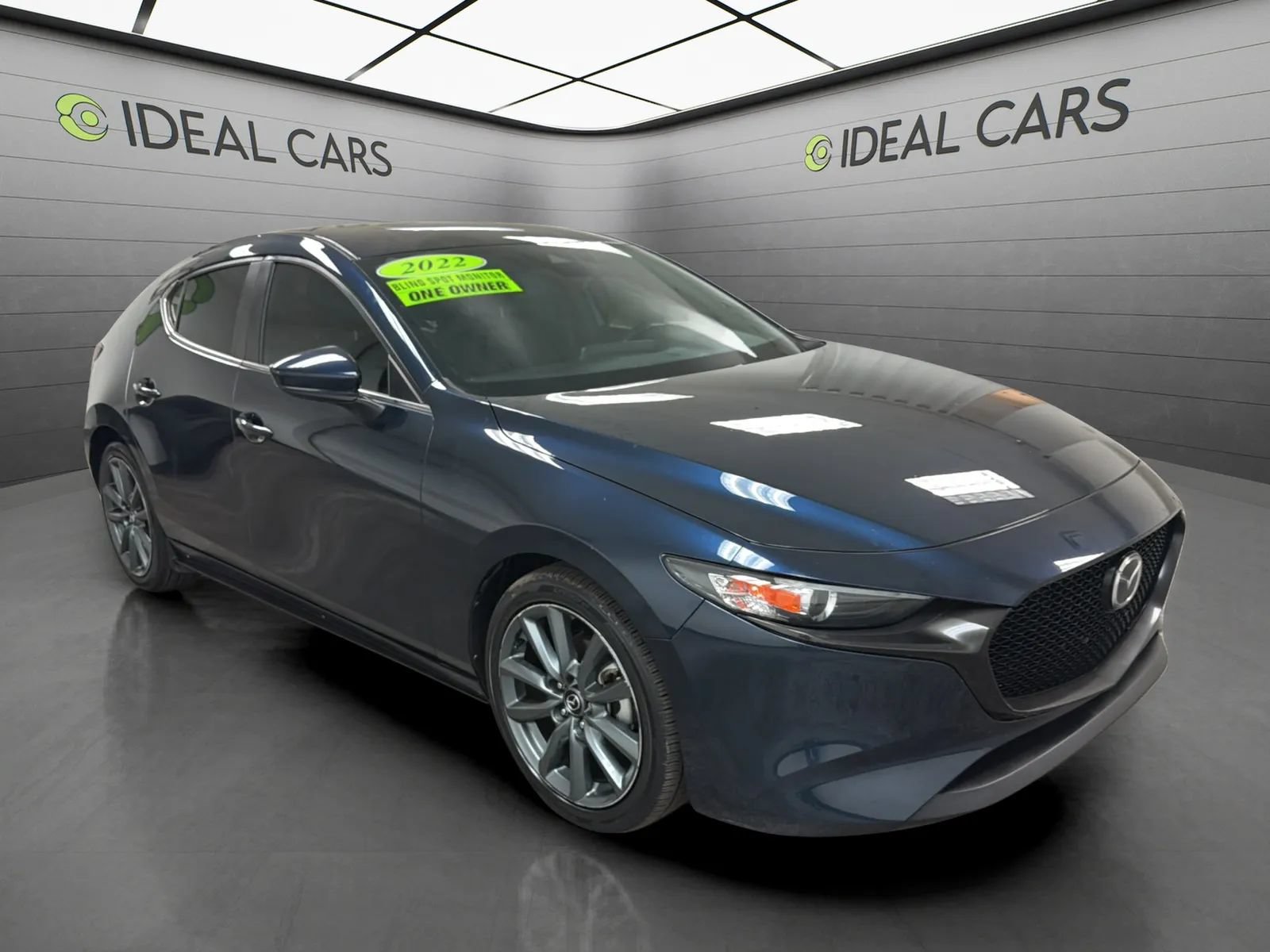 Used 2022 MAZDA MAZDA3 s FWD image 3