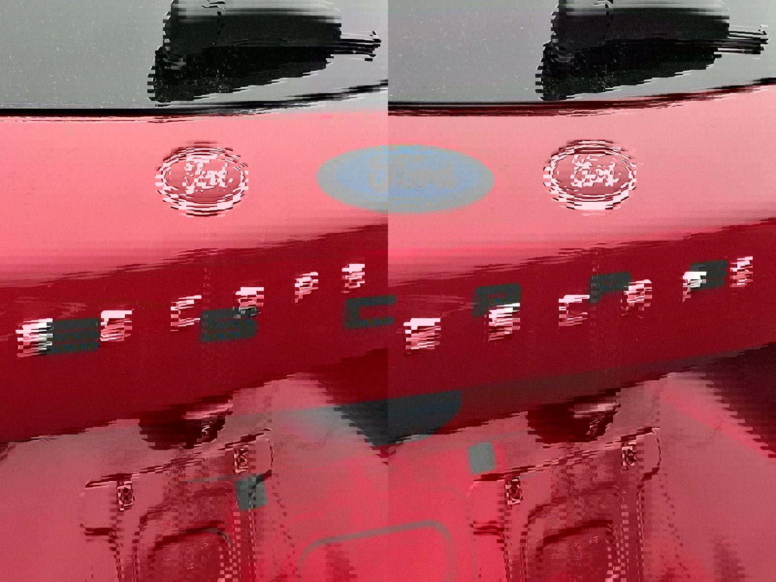 Used 2020 Ford Escape SE image 28