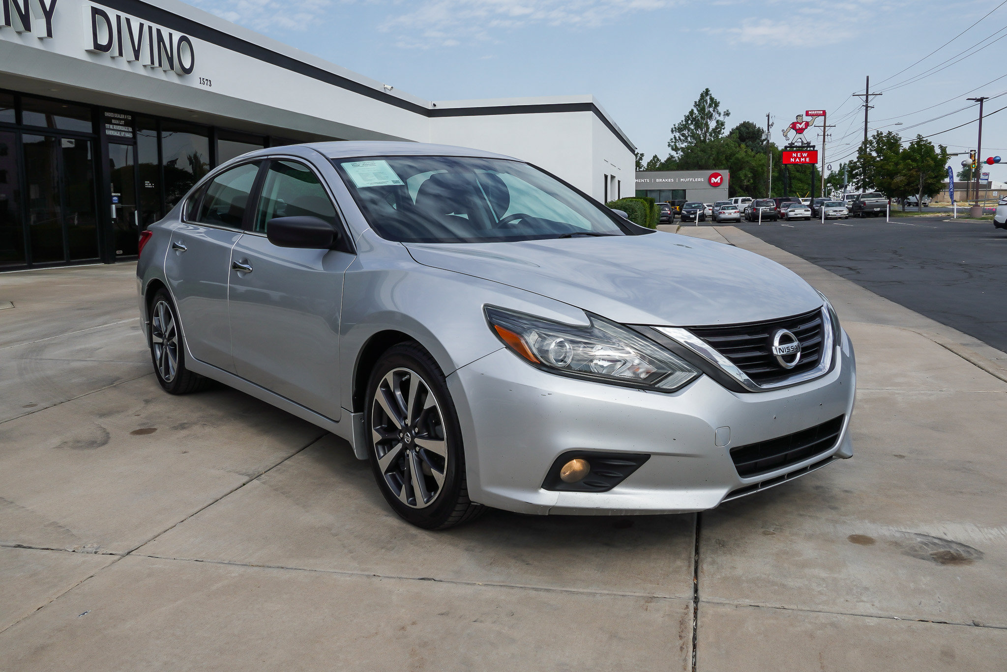Used 2016 Nissan Altima 2.5 SR FWD image 2