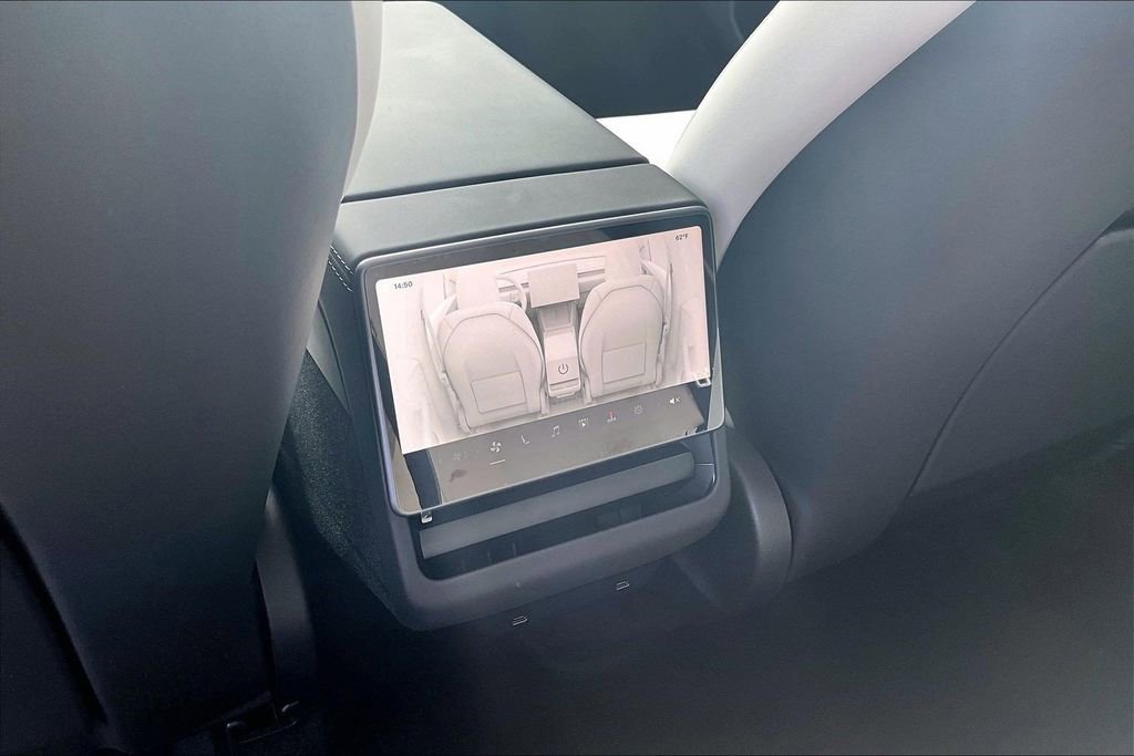 Used 2026 Tesla Model Y AWD image 10