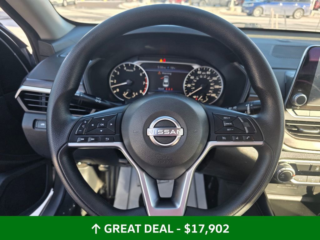 Used 2023 Nissan Altima 2.5 SV FWD image 43