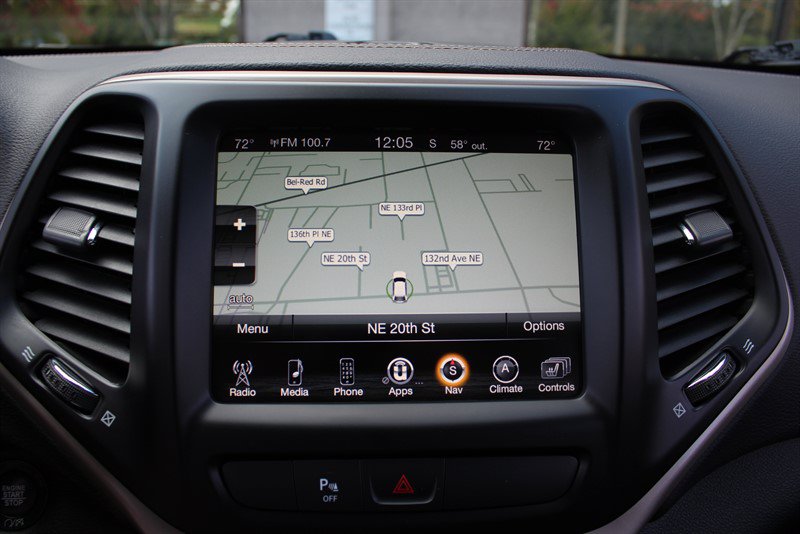 Used 2017 Jeep Cherokee Latitude w/ Comfort/Convenience Group AWD/4WD image 10