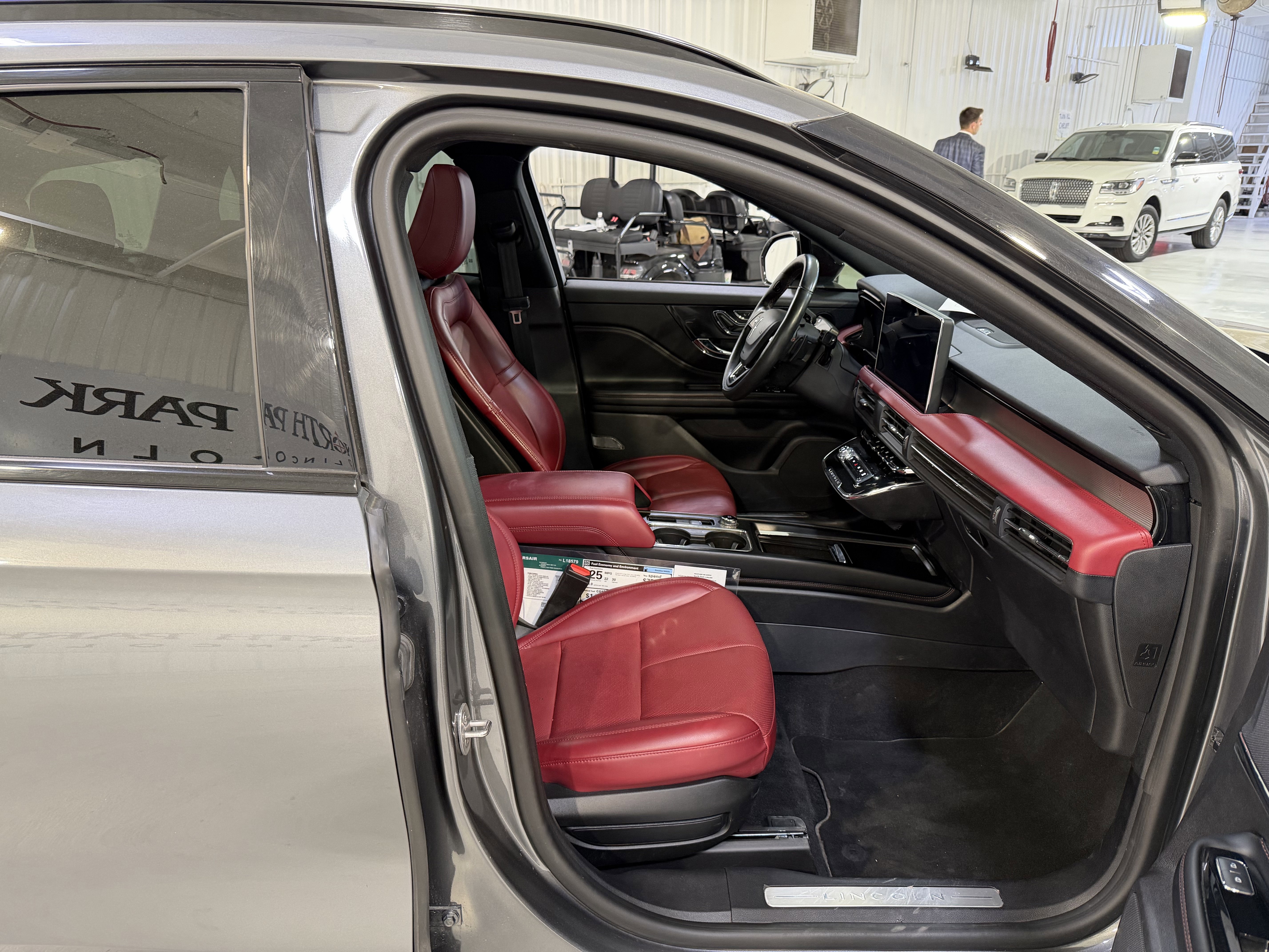 Used 2023 Lincoln Corsair Reserve w/ Equipment Group 202A image 13