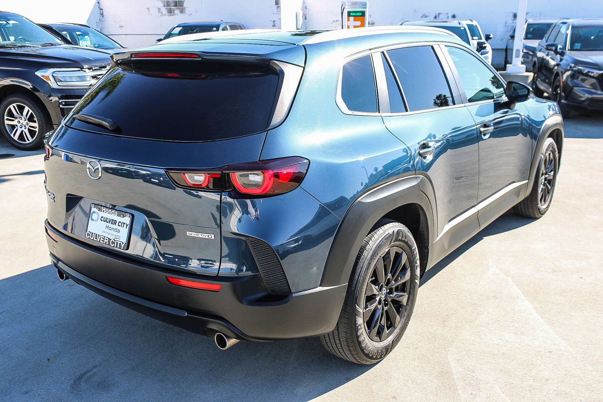 Used 2023 MAZDA CX-50 2.5 S w/ Cargo Package image 9