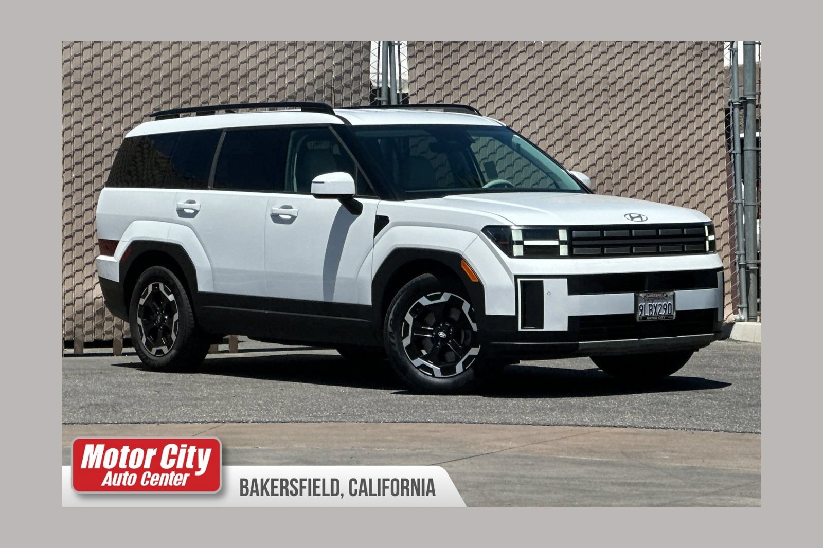 Used 2024 Hyundai Santa Fe SEL FWD image 1