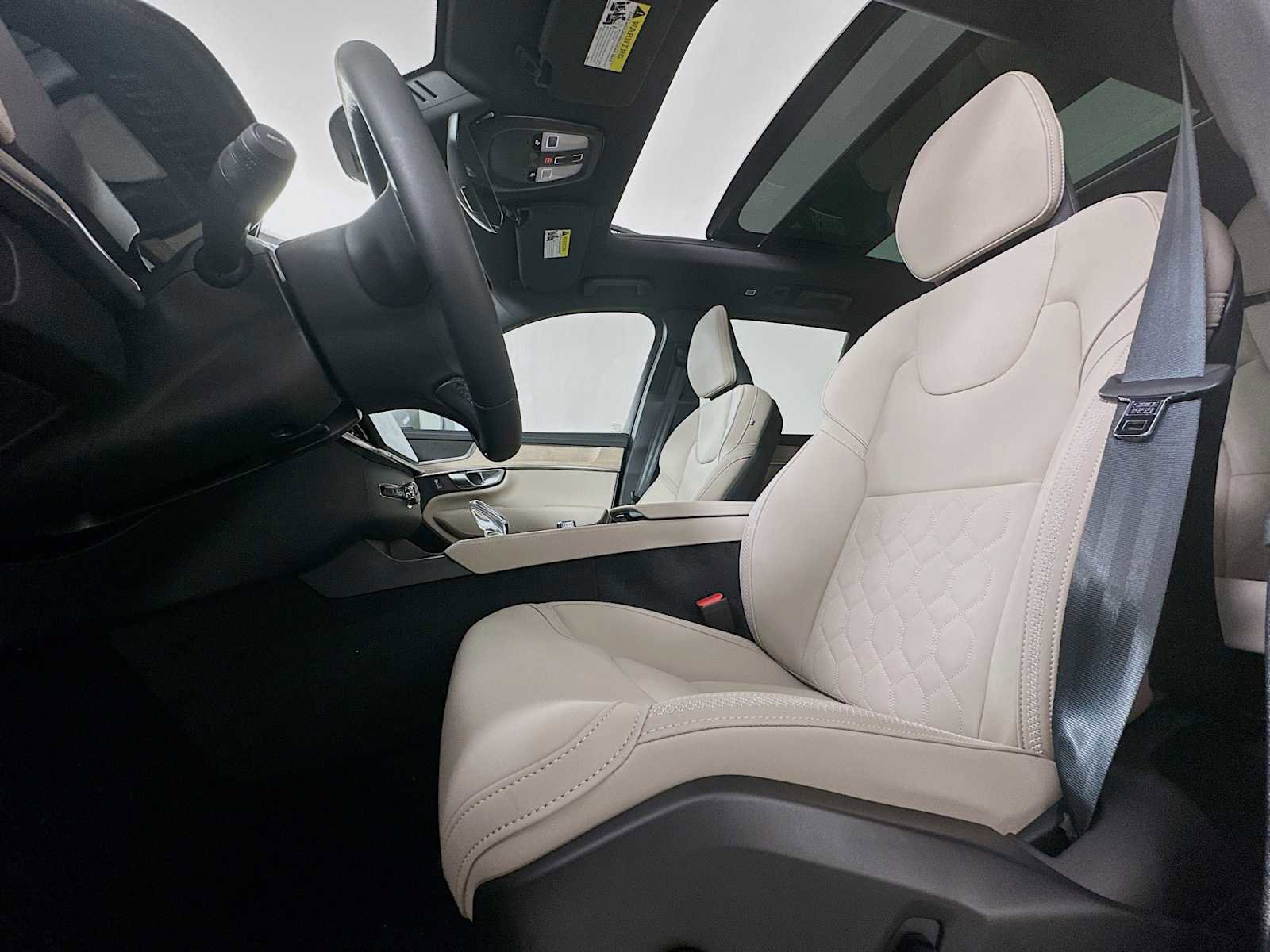 New 2026 Volvo XC90 B6 Core image 18