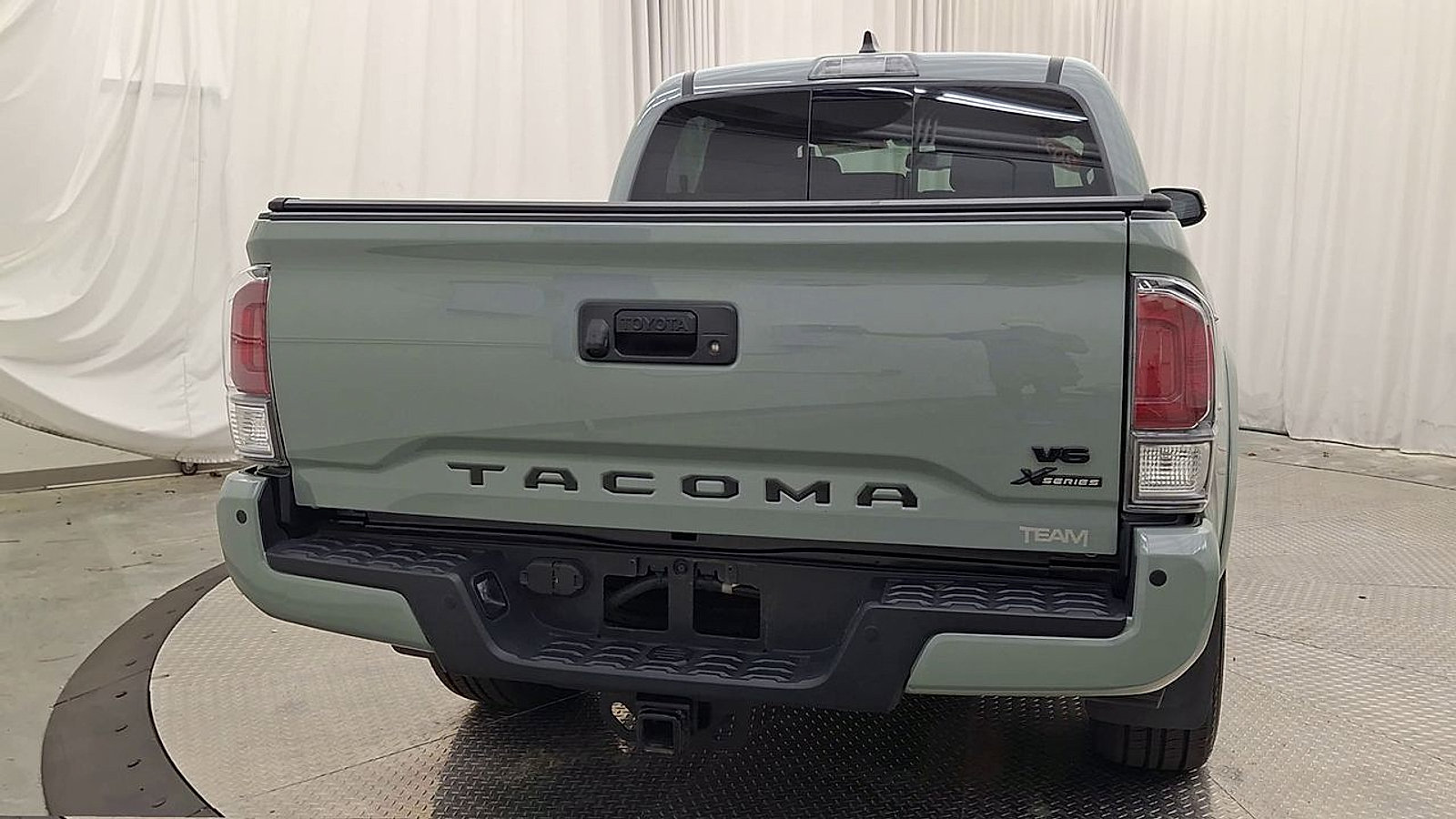 Used 2022 Toyota Tacoma TRD Sport w/ Technology Package AWD/4WD image 4
